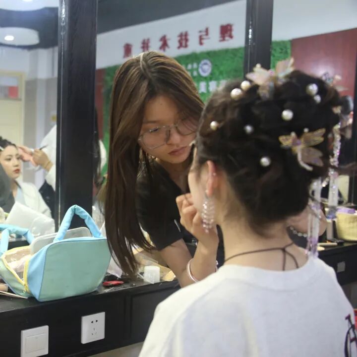 学形象设计就来合肥当代|形象设计行业核心优势解读