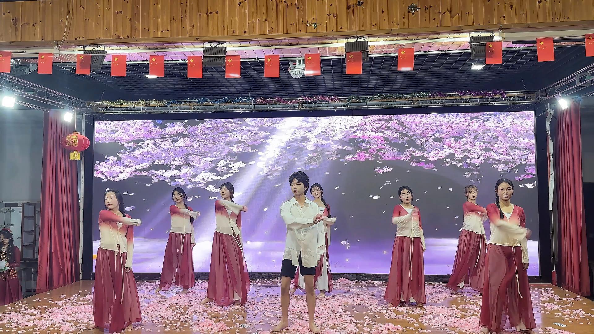 2025元旦晚会《不想长大》